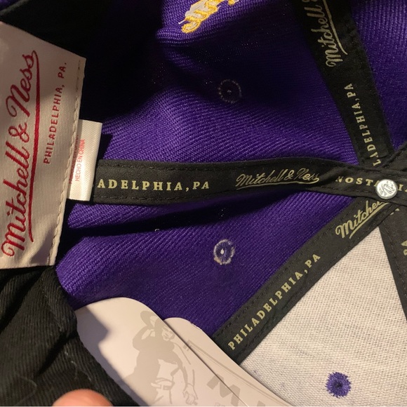 Lakers Hat 2009 finals Mitchell & ness - Picture 4 of 8
